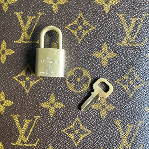 Louis Vuitton Lock and Key 🔐 - Picture 3 of 3
